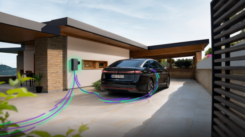 Volkswagen ra mắt dịch vụ V2G qua Elli — xe điện có thể bán điện ngược lại lưới, mang về 720 euro mỗi năm