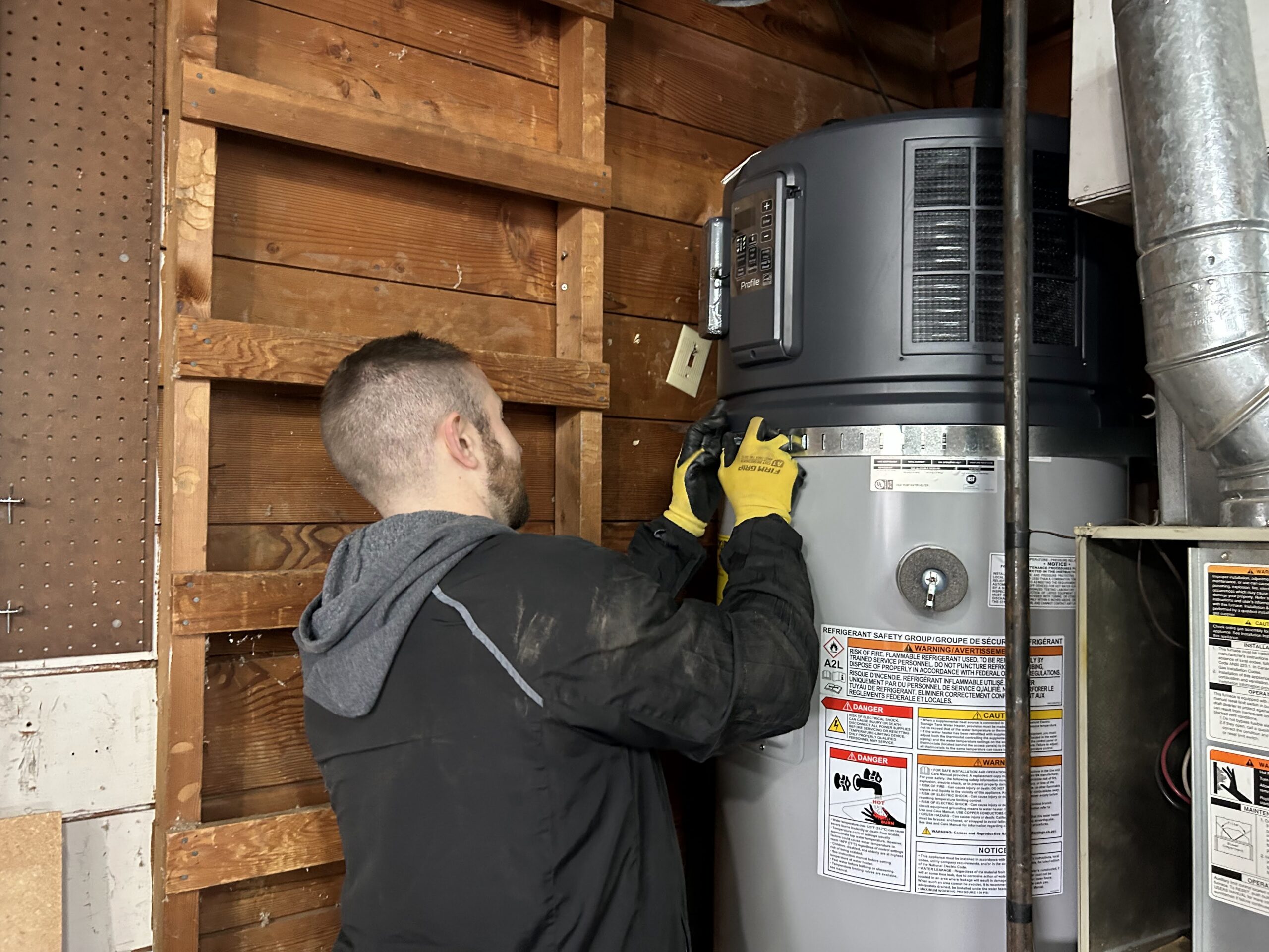 12 nhà sản xuất máy nước nóng bơm nhiệt tổ chức đào tạo miễn phí nhân Ngày Trái Đất 2026