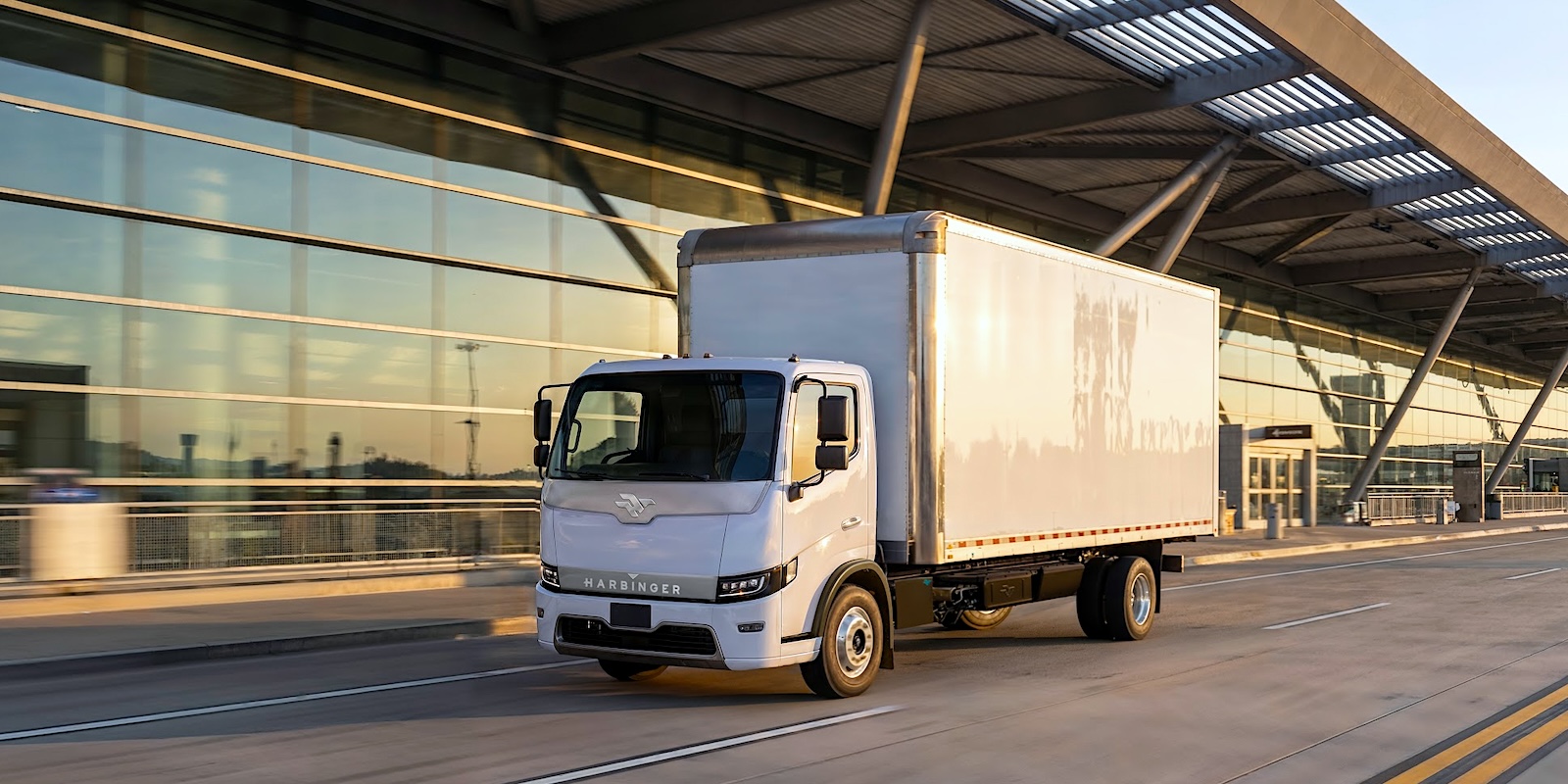 Harbinger ra mắt xe tải điện HC Series Cab tại Work Truck Week 2026 — cabin thấp, tải trọng lên đến 11,8 tấn