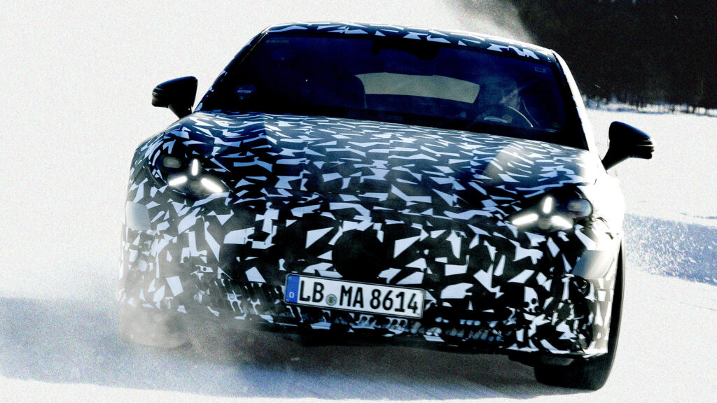 Mercedes-AMG GT 4 cửa chạy điện — chế độ Drift Mode huyền thoại sống sót vào kỷ nguyên xe điện với cách vận hành hoàn toàn mới