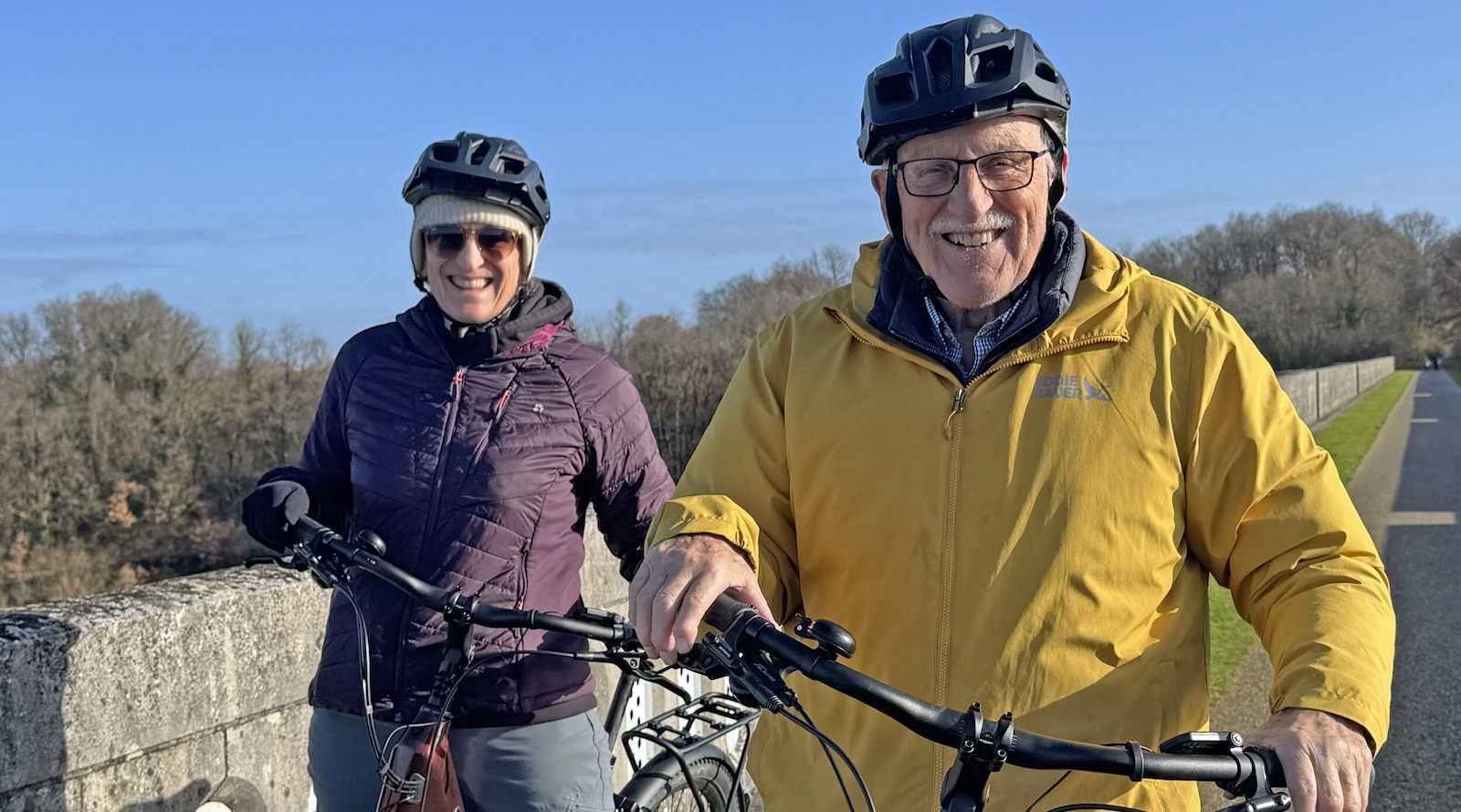 75 năm kinh nghiệm đạp xe — những bài học an toàn quý giá cho người đi xe đạp điện và xe đạp truyền thống