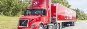 Coke Canada Bottling bổ sung 7 xe tải điện Volvo VNR Electric tại British Columbia và Quebec — nâng đội xe xanh lên gần 40 chiếc