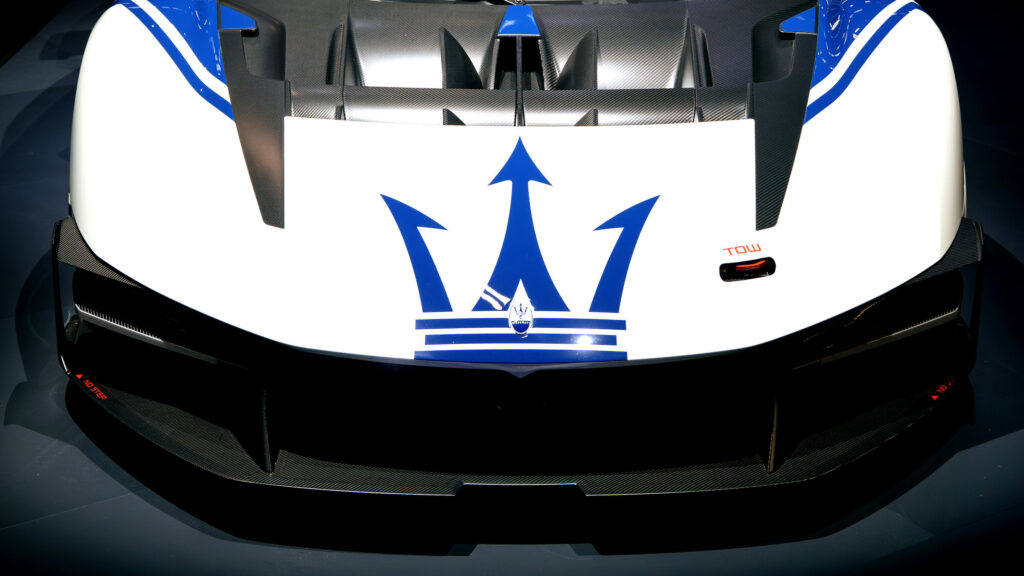 Maserati từng phát triển hộp số sàn giả cho xe điện thể thao MC20 — trước khi dự án bị khai tử