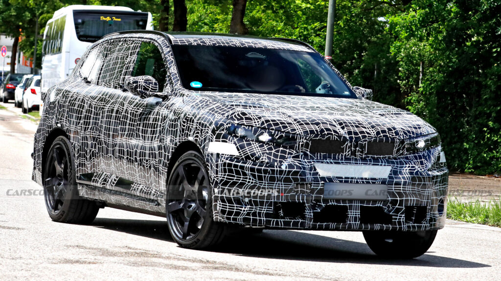 BMW iX5 M lộ diện — mẫu SUV điện hiệu suất cao có thể khiến X5 M chạy xăng 'hít khói'