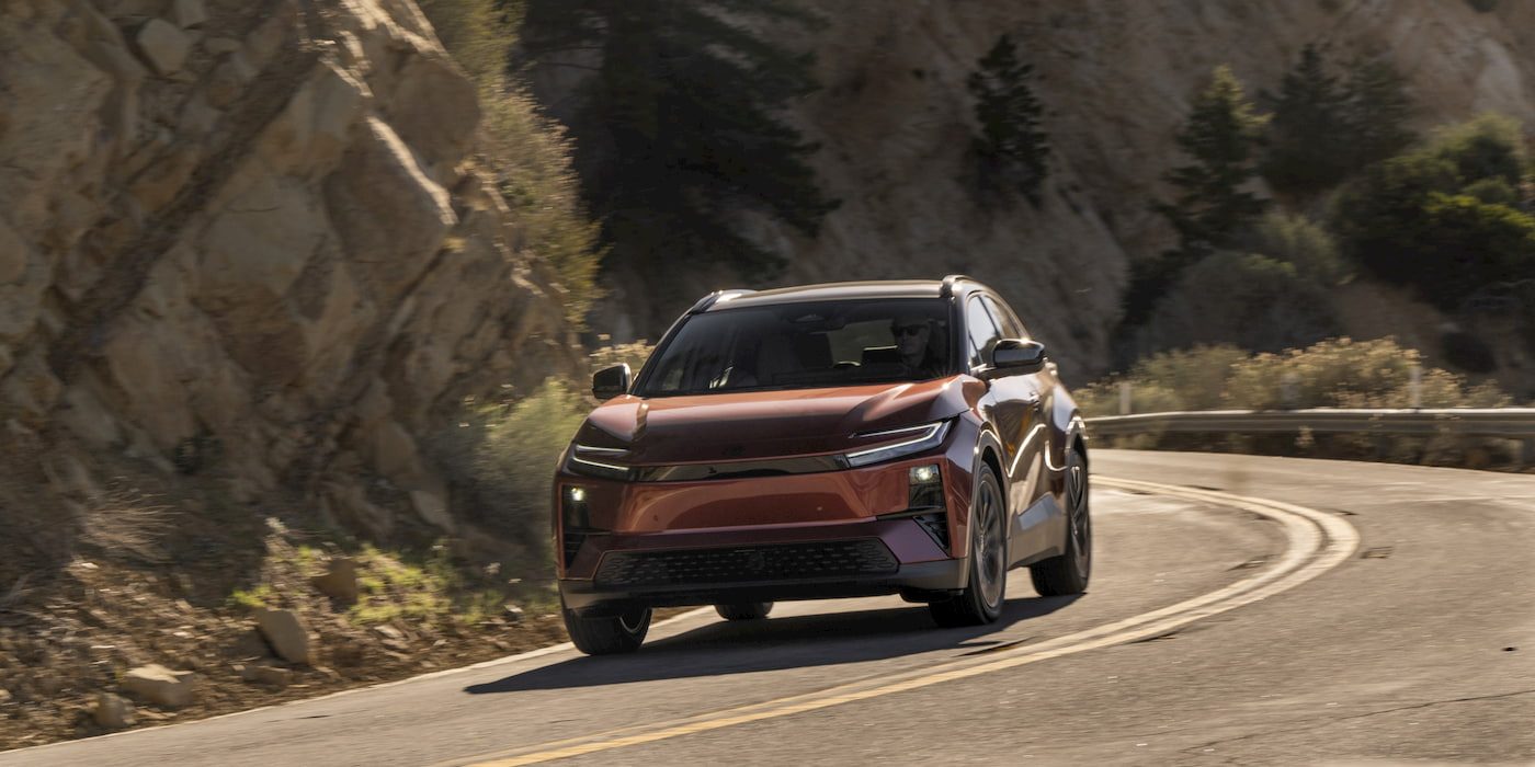 Toyota C-HR EV 2027 công bố giá bán từ 37.080 USD — SUV điện cỡ nhỏ dẫn động bốn bánh sắp lên kệ
