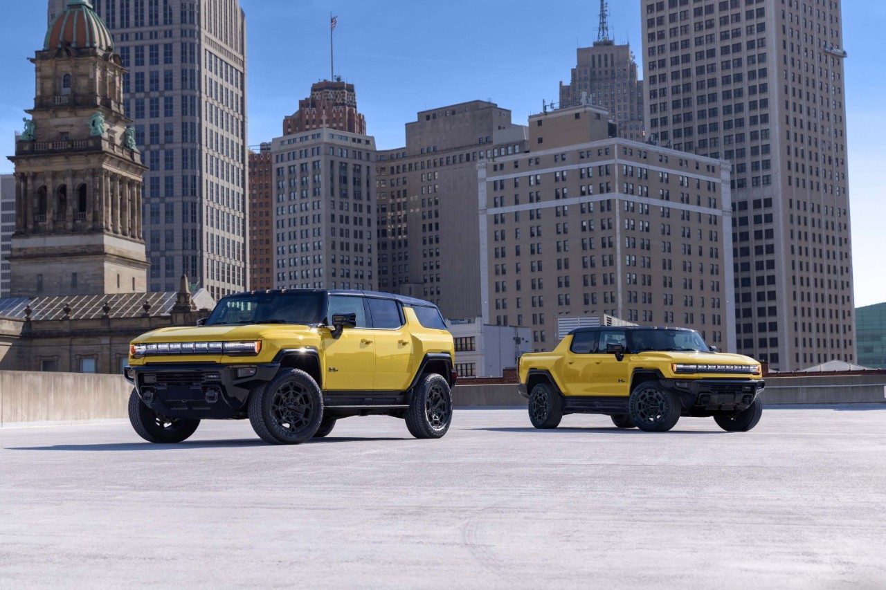 GMC kỷ niệm 25 năm Hummer bằng phiên bản giới hạn ICON — doanh số xe bán tải điện giảm gần 55%