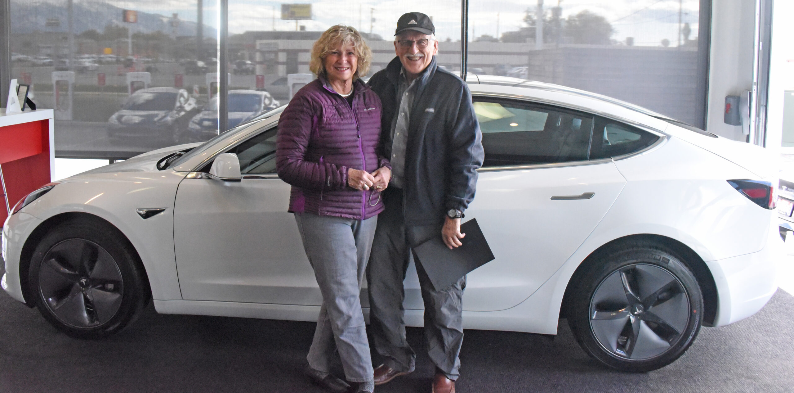 Lịch sử Tesla Full Self-Driving qua 6,5 năm sử dụng thực tế — so sánh V12 trên xe HW3 và V14 trên xe HW4