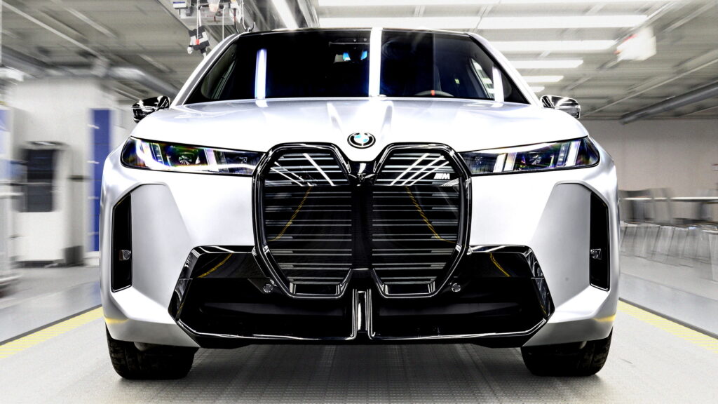 BMW khai tử iX tại Mỹ sau khi doanh số lao dốc hơn 50% — dồn lực cho iX3 thế hệ mới rẻ hơn 375 triệu đồng