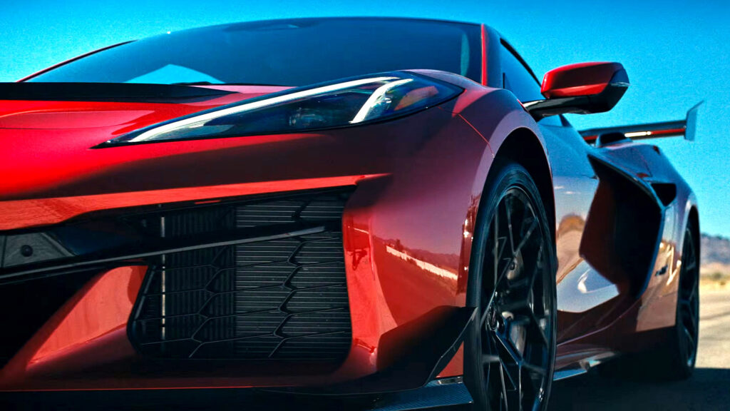 Corvette ZR1X — siêu xe hybrid 1.200 mã lực tưởng chừng bất bại cho đến khi gặp một chiếc sedan điện
