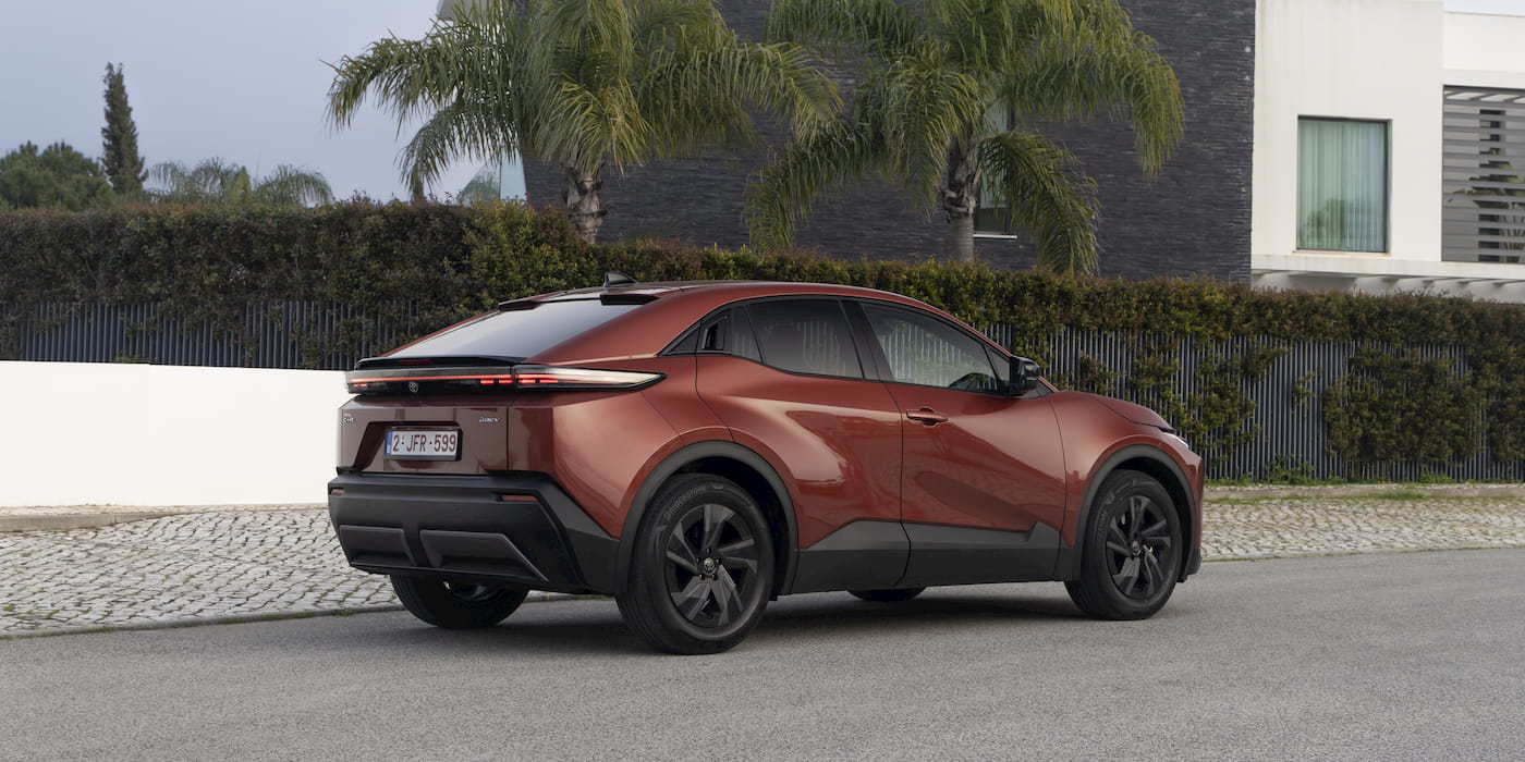 Toyota C-HR+ ra mắt tại châu Âu — mẫu xe điện có tầm vận hành xa nhất của Toyota với 607 km