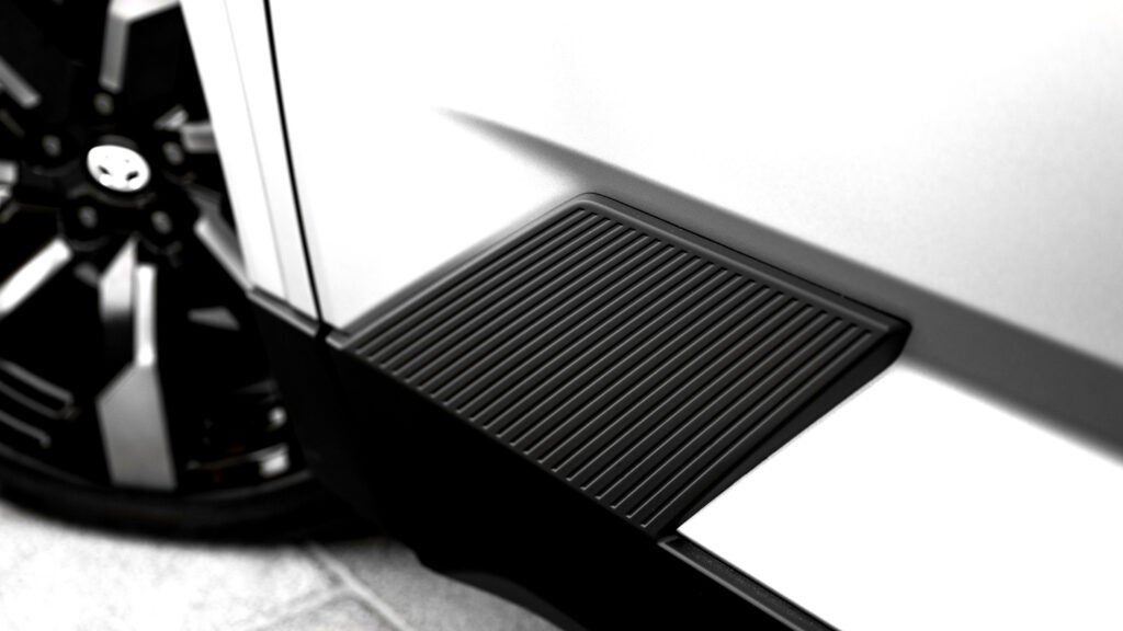 Toyota bZ lần đầu vượt mặt Prius về doanh số — hé lộ SUV điện bí ẩn sản xuất tại Mỹ từ năm 2027