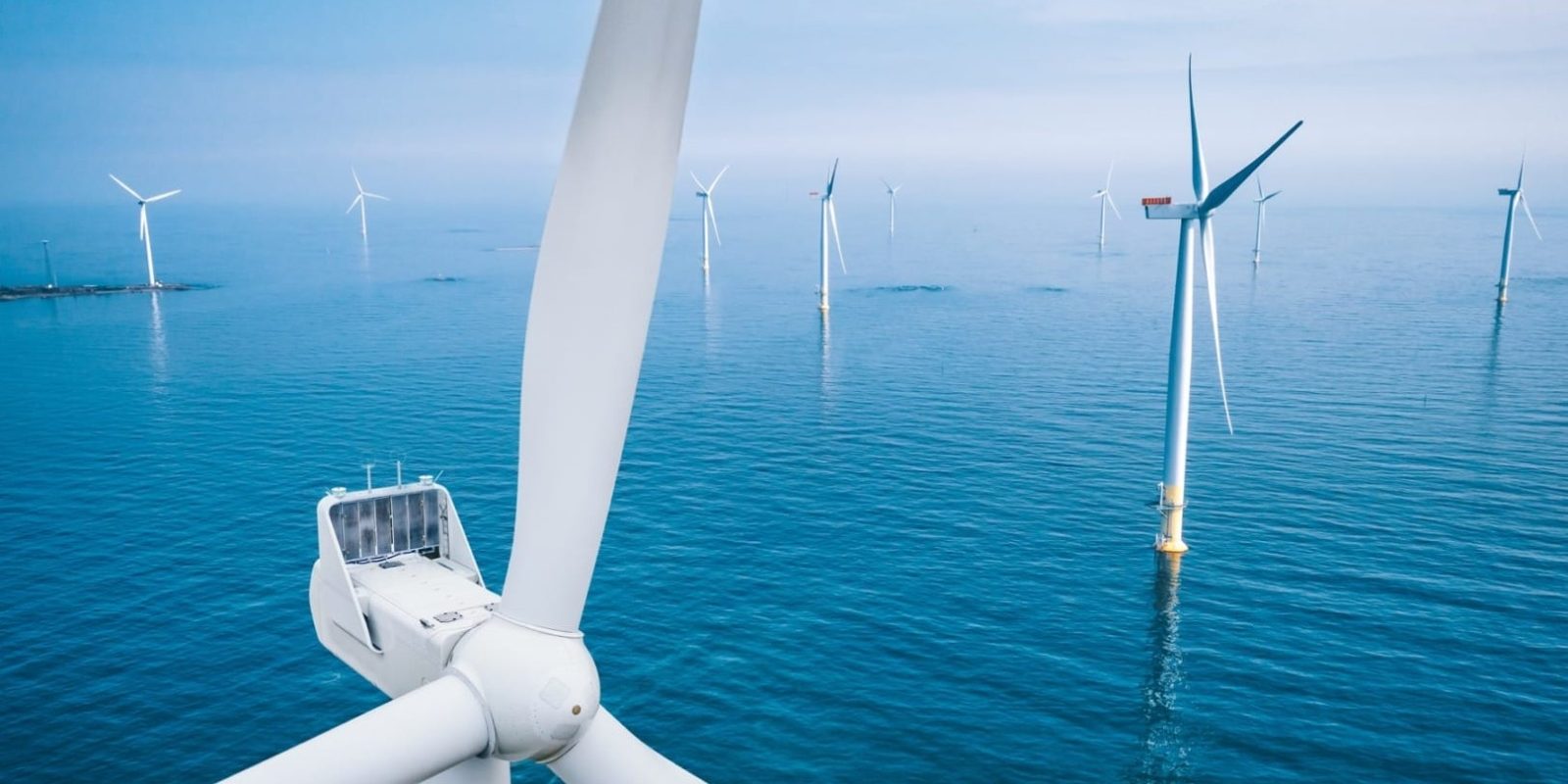 Năng lượng mặt trời, gió và pin lưu trữ bổ sung hơn 55 GW công suất mới tại Mỹ — bỏ xa nhiên liệu hóa thạch trong năm 2025 và dự báo còn vượt trội hơn nữa năm 2026