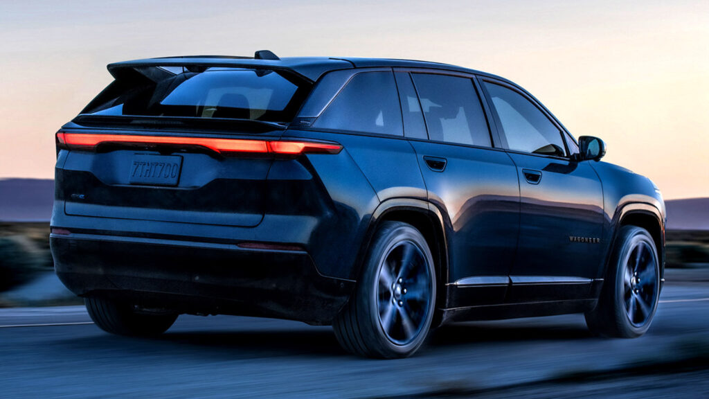 Jeep triệu hồi gần 12.000 chiếc Wagoneer S vì chi tiết nắp bản lề cốp có thể rơi ra ngoài khi đang chạy