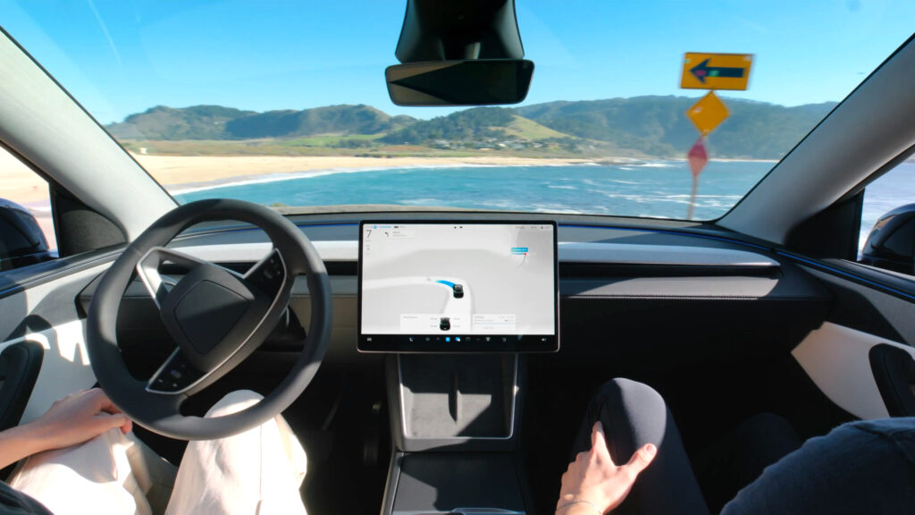 Cựu giám đốc xe tự lái của Uber đâm Tesla vào tường bê tông khi đang dùng FSD — lời cảnh tỉnh khó bỏ qua