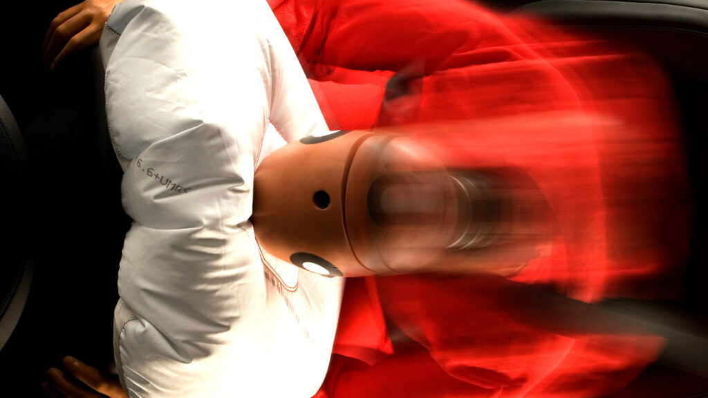 Mỹ chính thức hành động cấm túi khí Trung Quốc bất hợp pháp sau 10 người chết — bộ phận cứu mạng biến thành "lựu đạn" trong xe hơi