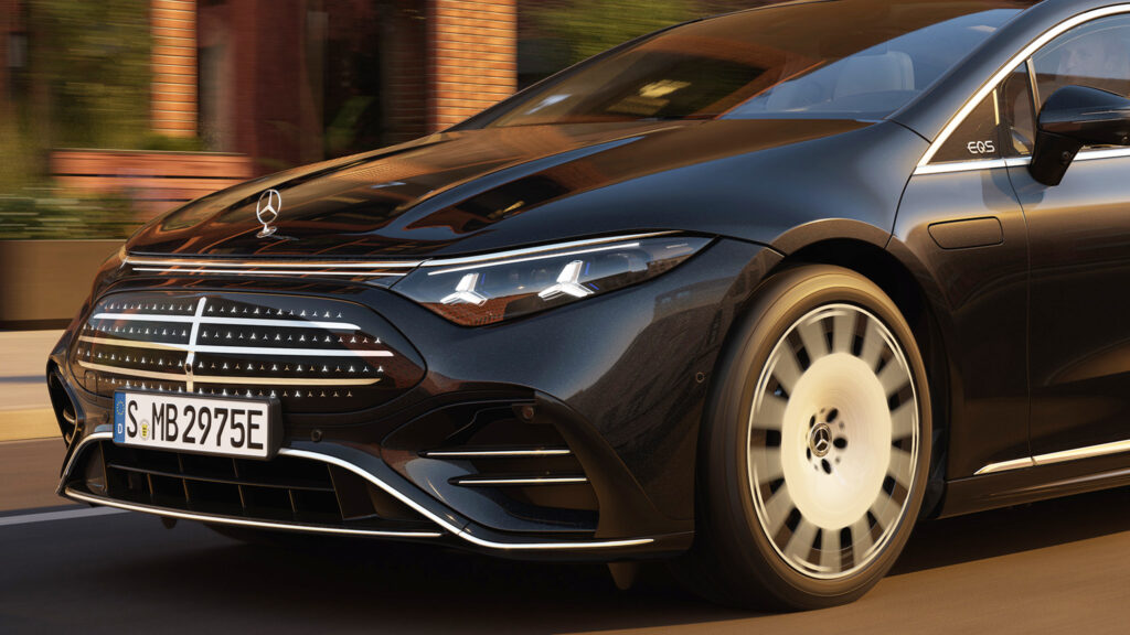 Mercedes-Benz EQS 2026 lột xác toàn diện — tầm vận hành 926 km, sạc nhanh 350 kW và vô-lăng yoke gây tranh cãi