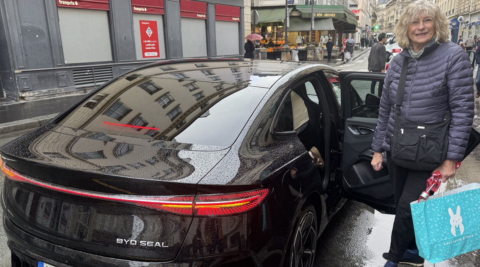 Paris điện hóa 2.0: Thủ đô nước Pháp ngập tràn xe điện từ taxi, xe buýt đến xe đạp