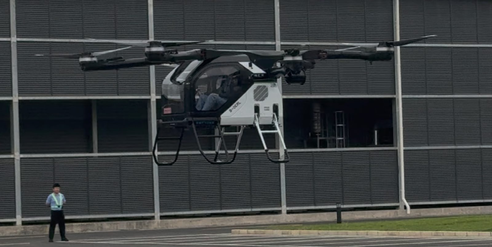 Xpeng đang thực sự sản xuất ô tô bay điện — phóng viên Electrek đến tận nhà máy để chứng kiến