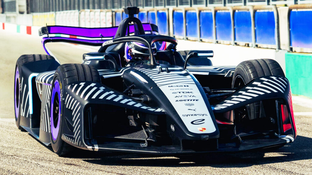 Porsche ra mắt xe đua Formula E thế hệ GEN4 mang tên 975 RSE — 805 mã lực, tăng tốc 0-100 km/h trong 1,8 giây