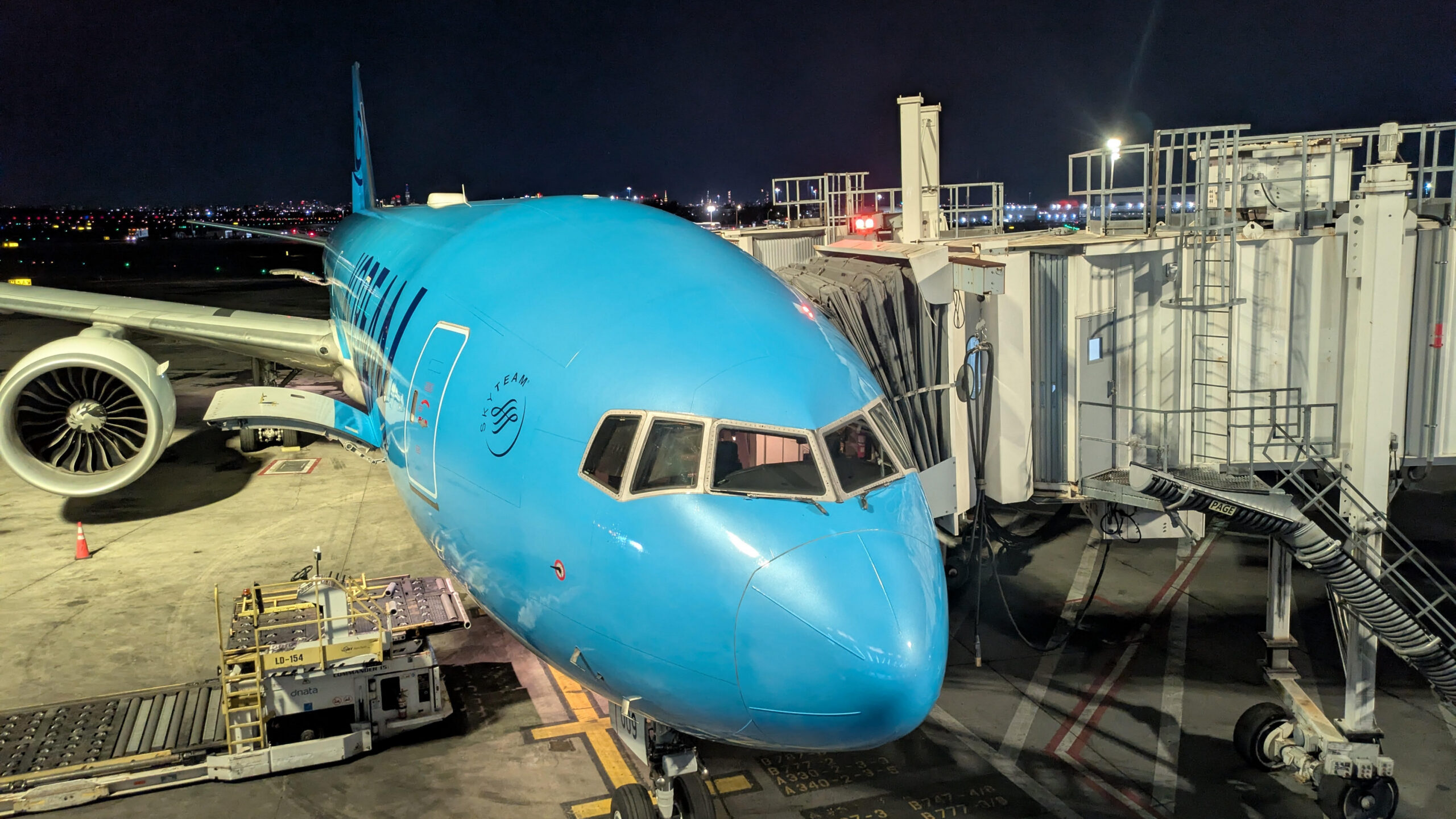 Phóng viên CleanTechnica lên đường đến Trung Quốc — khám phá xe bay XPENG, robot hình người và triển lãm Auto China 2026 với hơn 181 mẫu xe ra mắt