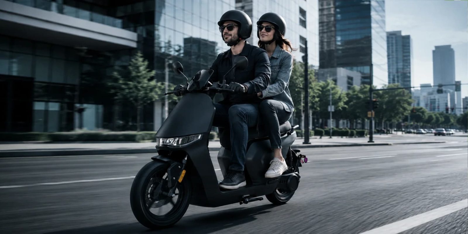 HMP Lightning MK.II — scooter điện giá chỉ 100 triệu VND, hợp pháp trên đường phố Mỹ và đủ sức thay thế ô tô cho việc đi lại hàng ngày
