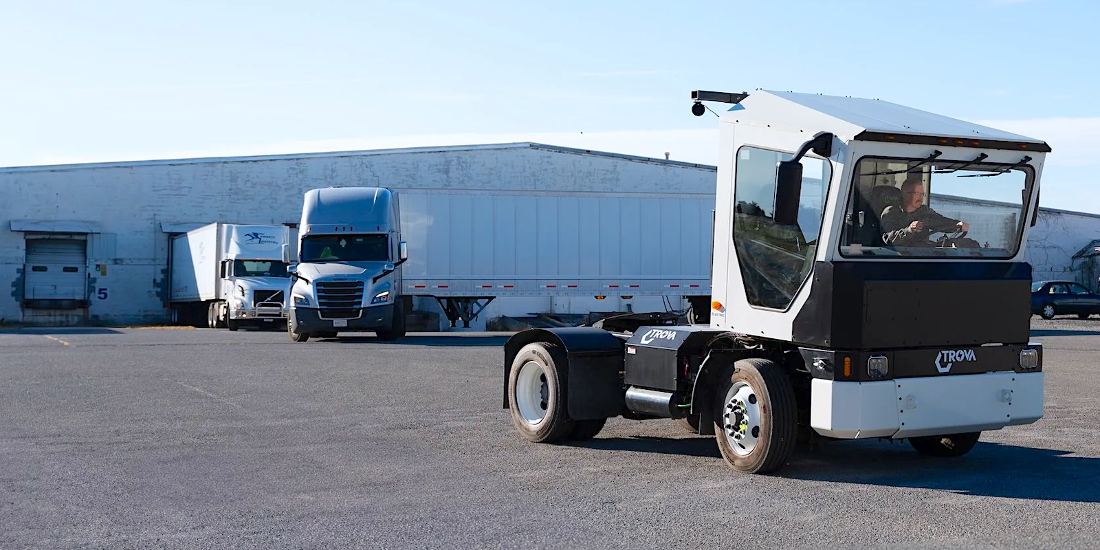 Trova E-Spotter: Xe đầu kéo sân bãi chạy điện được thiết kế từ đầu — không chỉ đơn giản là "điện hóa" xe cũ