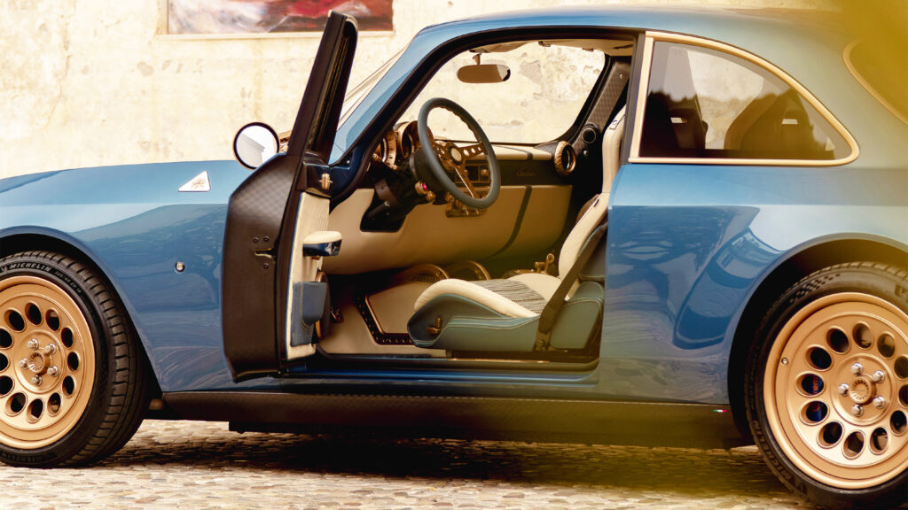 Alfa Romeo cổ điển tăng tốc 0-100 km/h trong 2,9 giây mà không phát ra tiếng động nào — nhờ động cơ điện