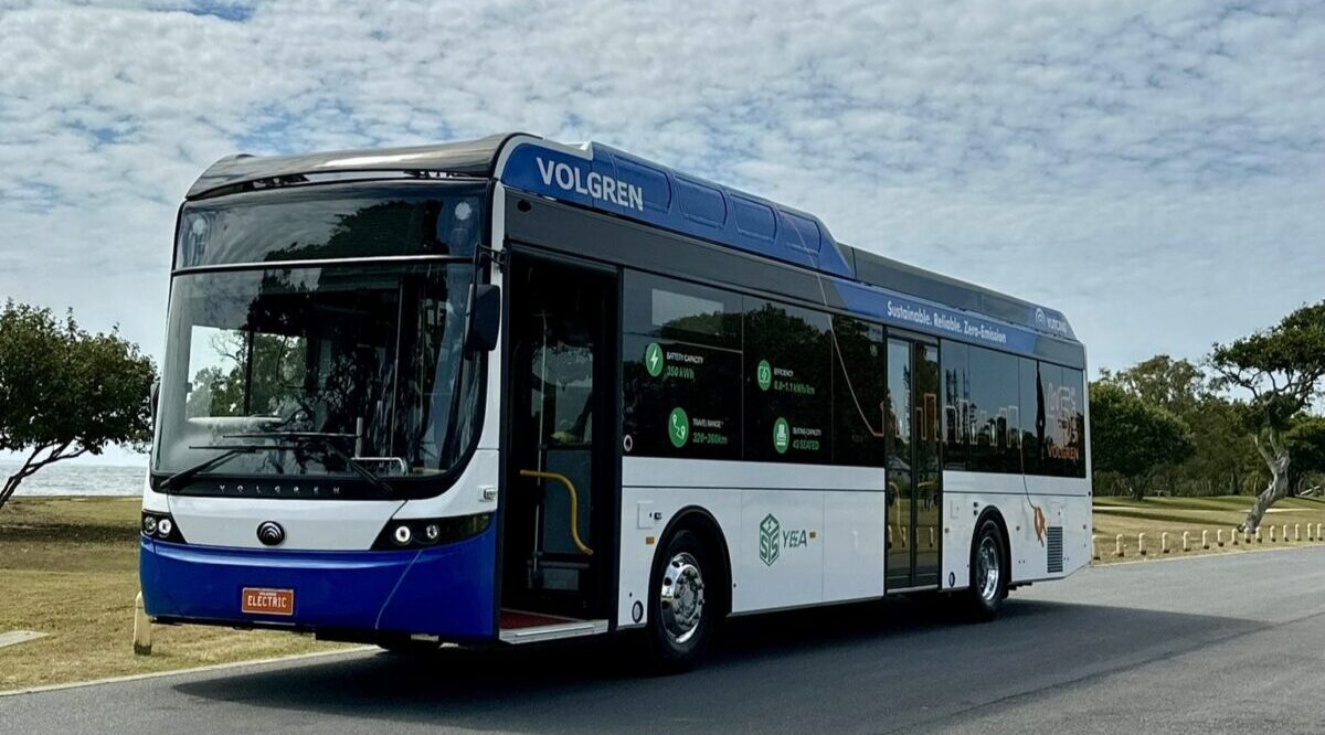Xe buýt điện tiếp tục được bàn giao trên khắp nước Úc trong năm 2026 — giữa lúc khủng hoảng nhiên liệu leo thang