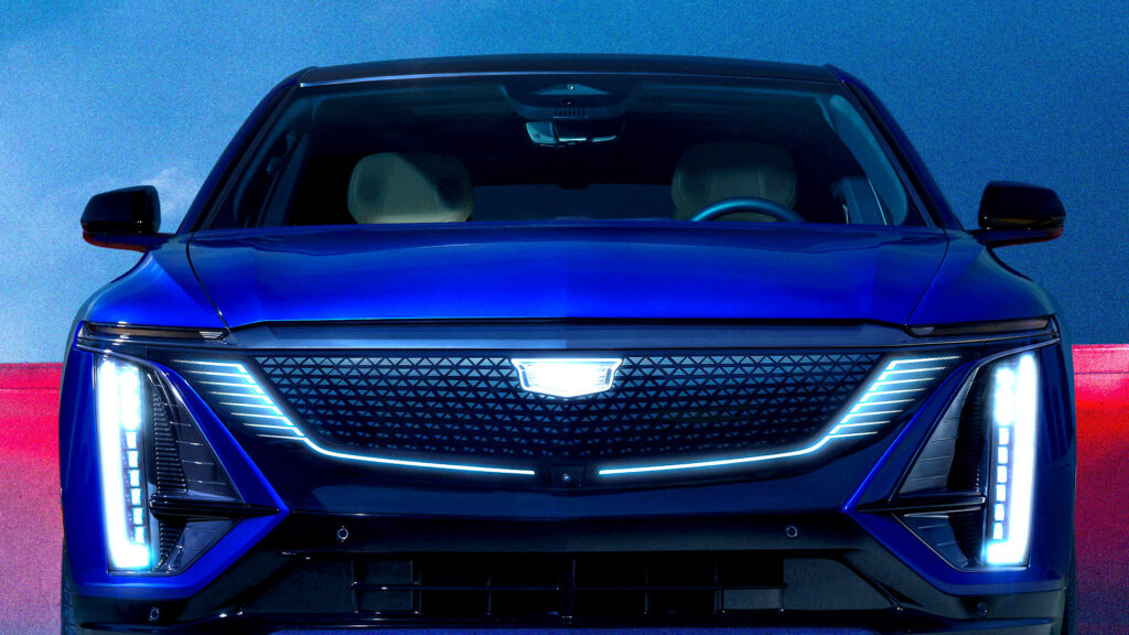 Cadillac Lyriq bị kiện tập thể vì lỗi điện nghiêm trọng — xe điện hạng sang bỗng dưng "chết cứng" không báo trước