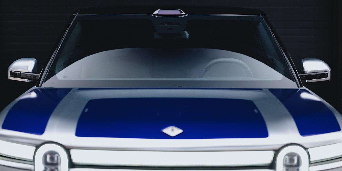 Rivian R2 xuất hiện với cảm biến LiDAR gần trụ sở chính — thiết kế tinh tế hơn hẳn đối thủ