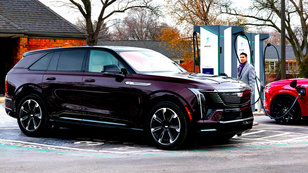 Quốc hội Mỹ muốn chủ xe điện đóng thêm phí hàng trăm USD mỗi năm — trong khi thuế xăng đóng băng suốt 33 năm