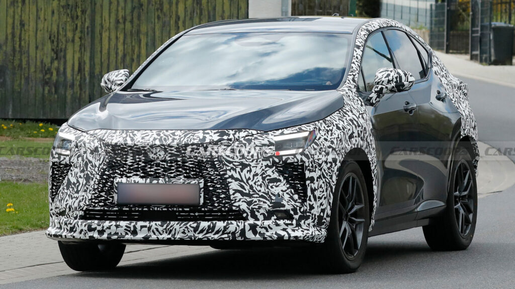 Lexus NX 2027 lộ diện bản nâng cấp giữa vòng đời — thử nghiệm ngay tại đường đua Nürburgring