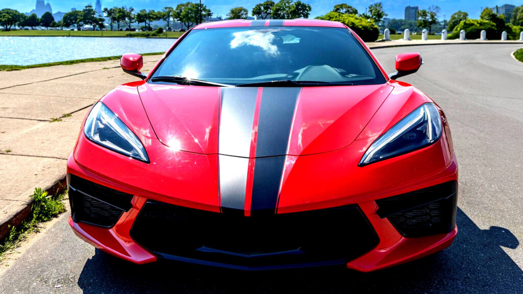 Chevrolet Corvette C8 Stingray đời đầu rớt giá mạnh trên thị trường xe cũ — bản nâng cấp 2027 có thể đẩy giá xuống sâu hơn nữa