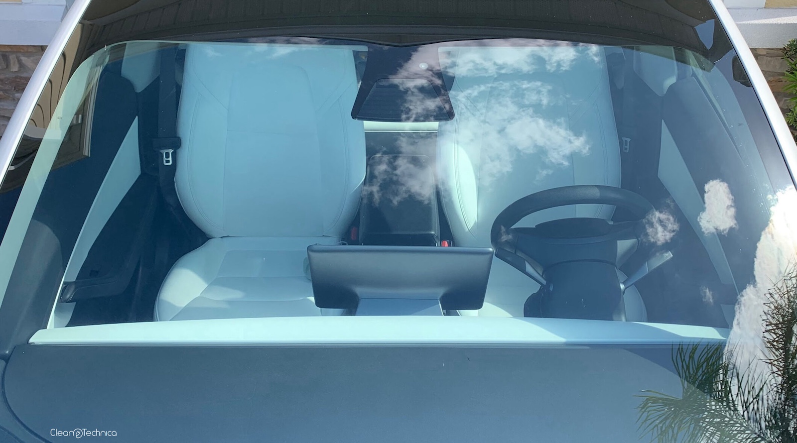 Tesla bất ngờ phát triển SUV điện cỡ nhỏ giá rẻ — đảo ngược hoàn toàn tuyên bố của Elon Musk về robotaxi