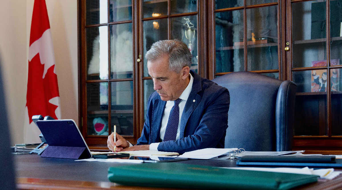 Nếu xăng dầu được miễn thuế tạm thời, xe điện cũng xứng đáng được hưởng ưu đãi tương tự