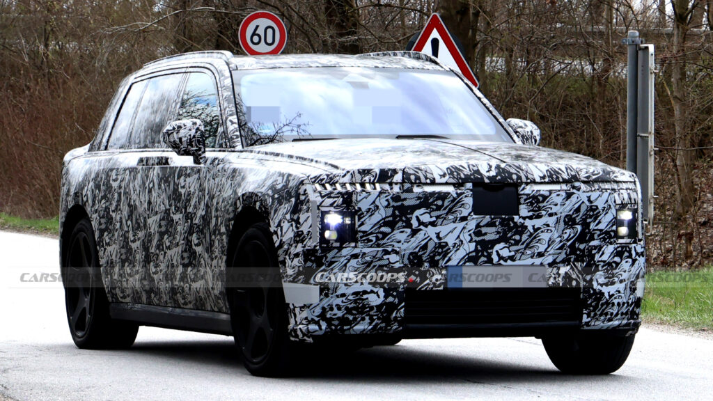 SUV điện Rolls-Royce lộ diện tại Munich — hồi sinh thiết kế nắp ca-pô "mở đôi" đã bị lãng quên hàng thập kỷ
