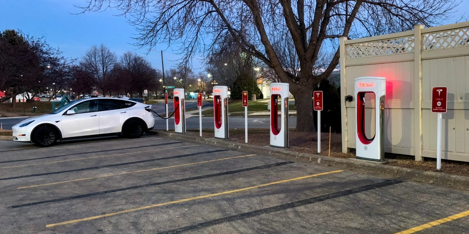 Tesla lên kế hoạch xây trạm Supercharger V4 khổng lồ 124 trụ sạc ngay giữa San Francisco