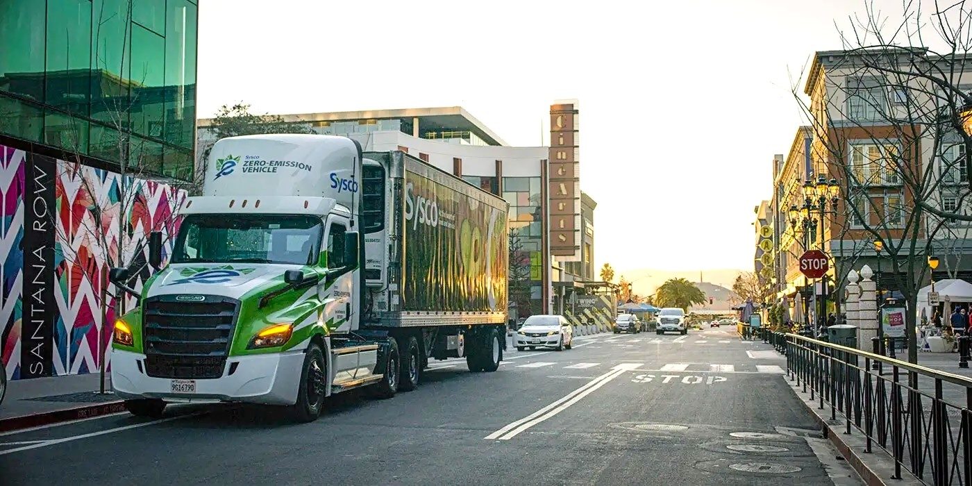 Triển khai xe tải không phát thải tại Mỹ tăng vọt 37% trong năm 2025 — đà tăng trưởng mạnh mẽ bất chấp thị trường thu hẹp