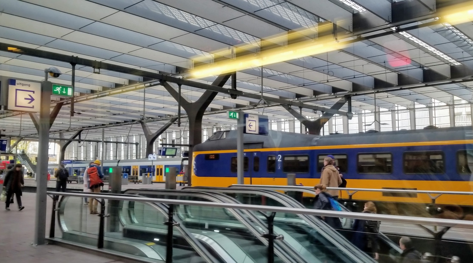 Hệ thống đặt vé tàu lỗi thời đang ngăn hành khách châu Âu chuyển sang đường sắt — phân tích từ T&E