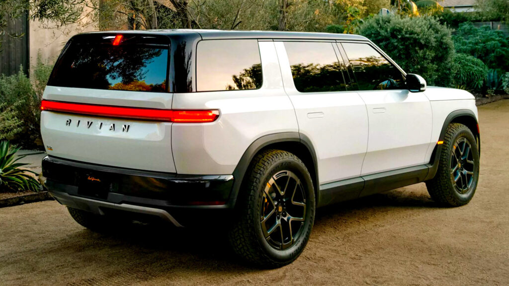 Rivian hợp tác Uber triển khai đến 50.000 xe R2 chạy robotaxi — khởi động từ năm 2028 tại Mỹ