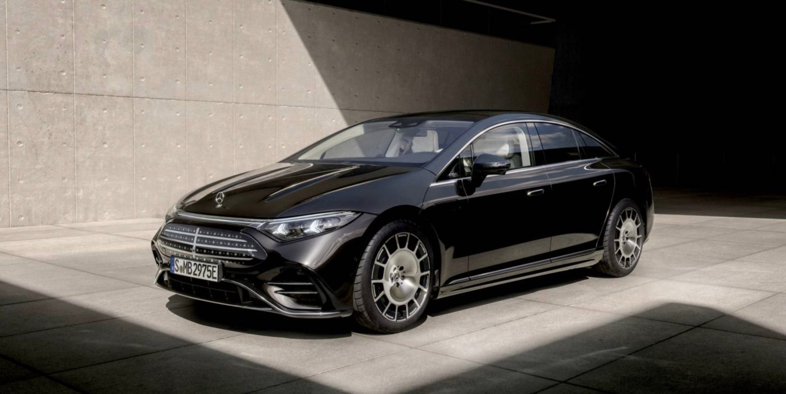 Mercedes-Benz EQS lột xác toàn diện — tầm vận hành 926 km, kiến trúc 800V và hệ thống lái điện tử lần đầu trên xe Đức