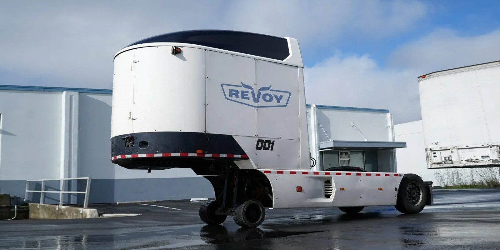 Revoy huy động 27 triệu USD để hiện thực hóa rơ-moóc điện biến xe tải diesel thành xe hybrid trong vài phút