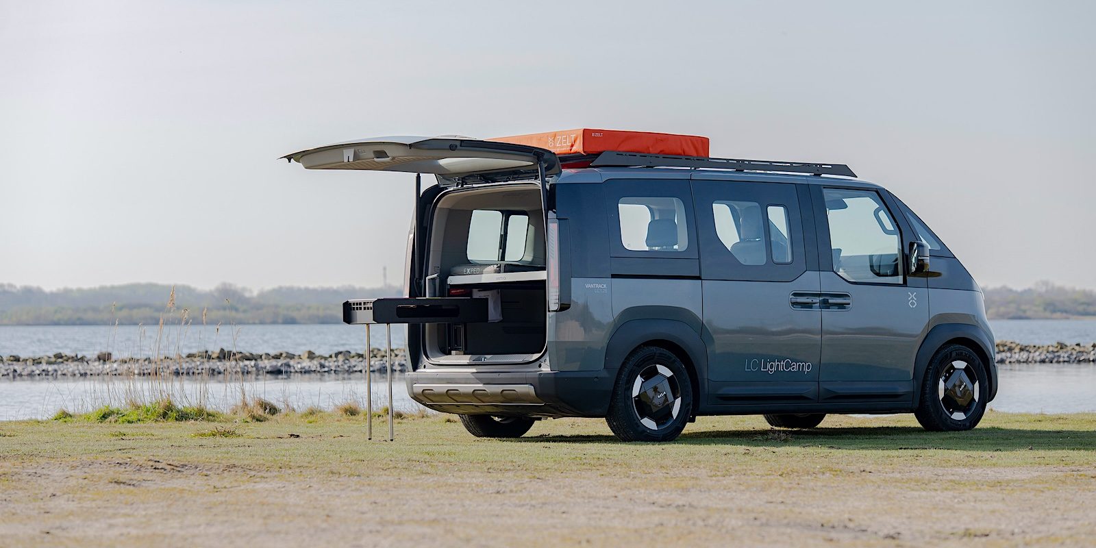 Vantrack LightCamp — xe van cắm trại điện dựa trên Kia PV5 sắp được bán ra thực sự, không chỉ là concept