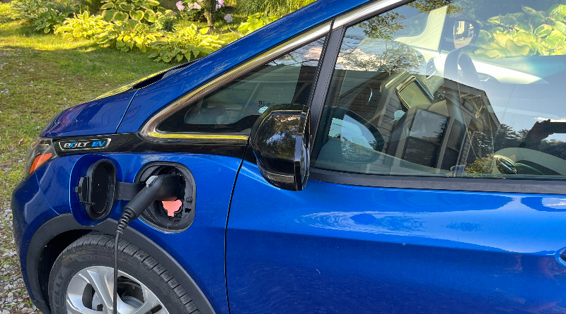 Thị trấn Waynesville ở North Carolina lắp đặt 6 trụ sạc xe điện miễn phí — hướng tới mục tiêu trung hòa carbon vào năm 2050