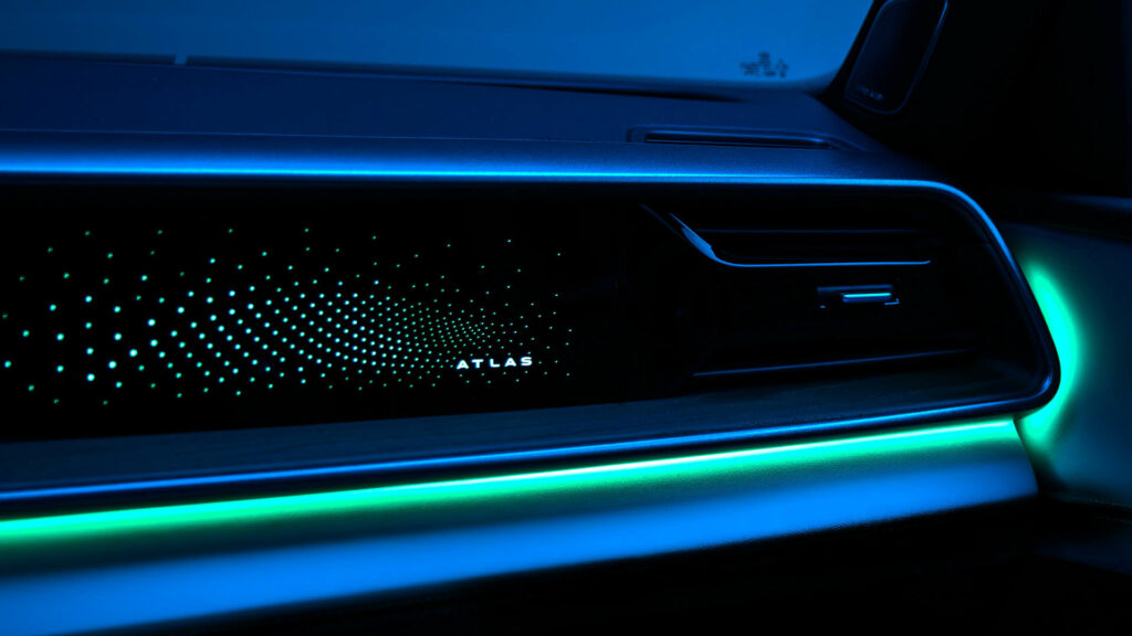 Volkswagen Atlas 2027 lột xác hoàn toàn — lần đầu tiên trang bị màn hình cho hành khách phía trước