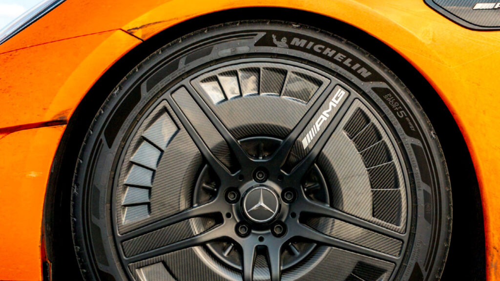 Michelin ra mắt hai dòng lốp mới dành riêng cho xe điện — tăng tầm chạy thêm 70 km, phanh ngắn hơn 8%