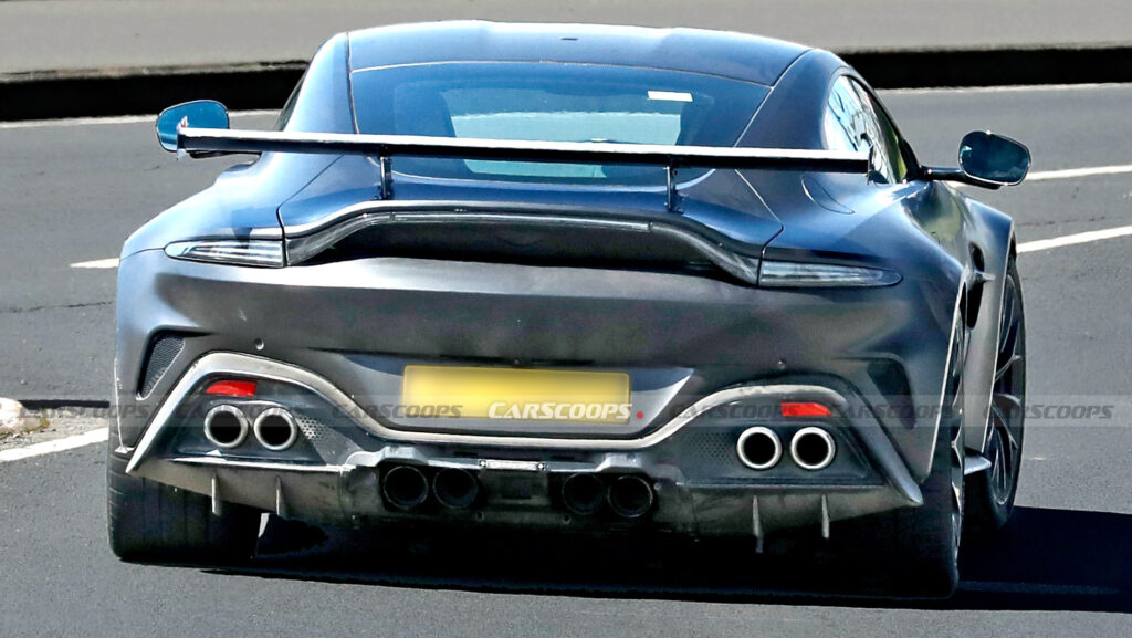 Aston Martin thử nghiệm Vantage phiên bản đường đua tại Nürburgring — nguyên mẫu bí ẩn mang 8 ống xả thay vì 4