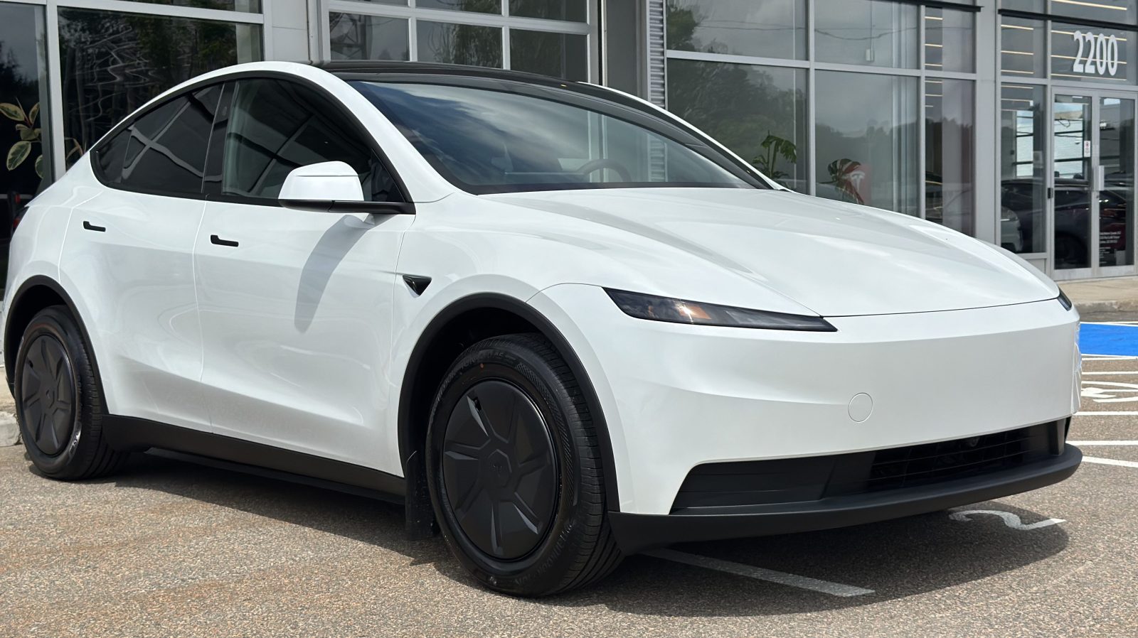 Đánh giá Tesla Model Y RWD 2026: công nghệ hàng đầu trên bản tiêu chuẩn, nhưng trải nghiệm lái còn thiếu cảm xúc