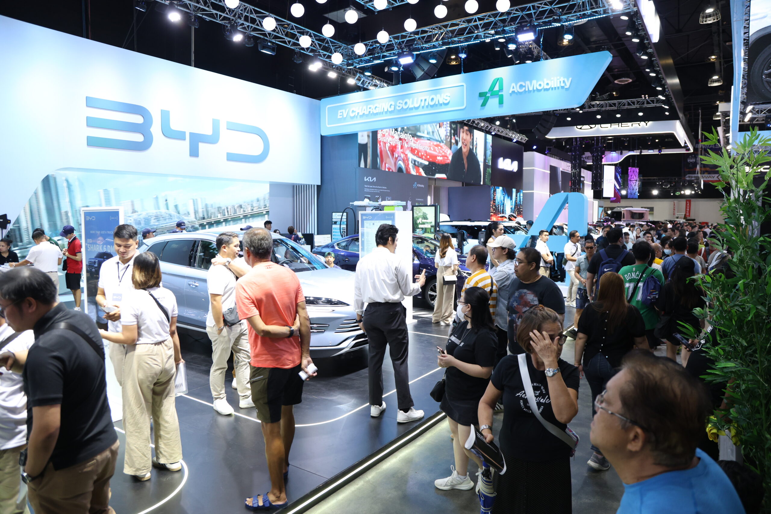 Triển lãm ô tô quốc tế Manila trở lại với nguồn năng lượng hoàn toàn khác — xe điện chiếm vị trí trung tâm