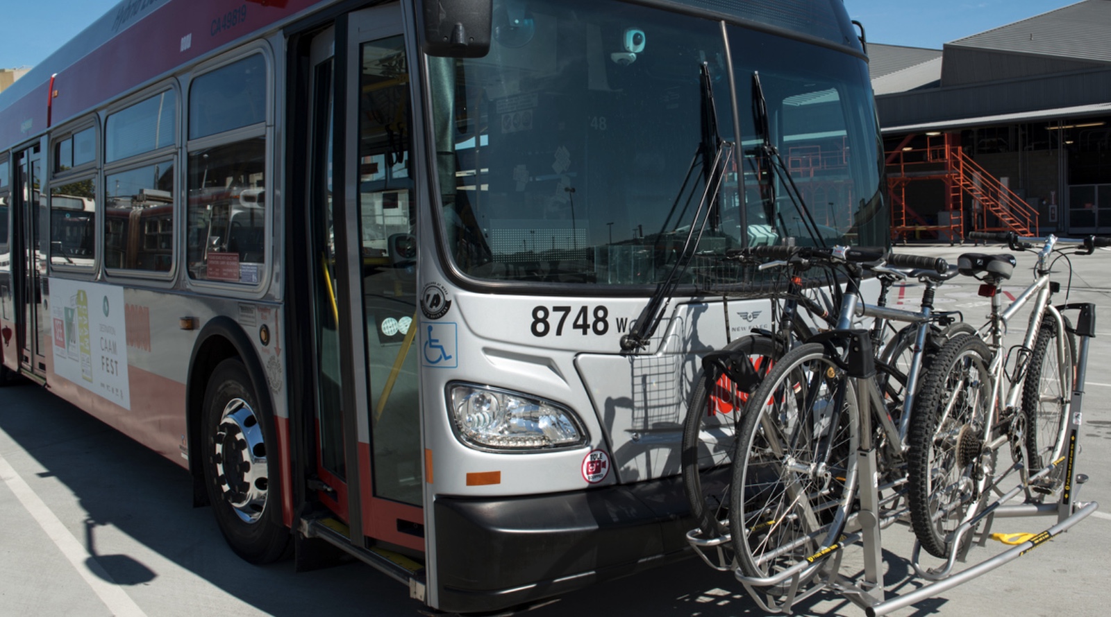 Xe đạp điện có thể thay thế ô tô cho mọi nhu cầu di chuyển — bài học từ 75 năm đạp xe của tiến sĩ 85 tuổi